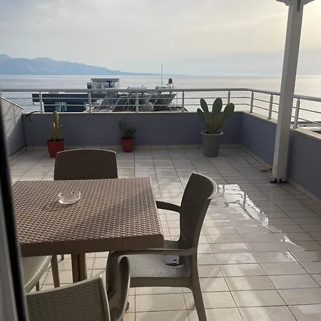 Gem Seaview Sarande- Amazing Penthouse Appartamento